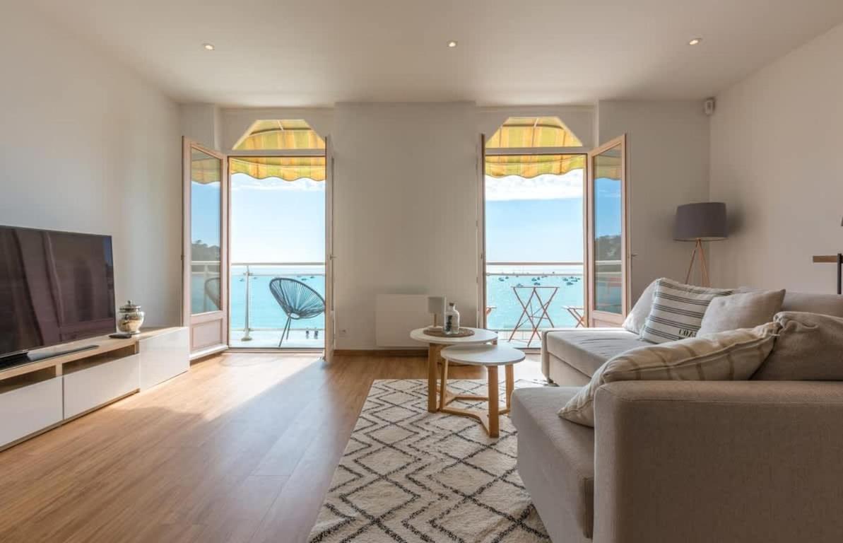 Les Pieds Dans L'Eau - Bel Appartement - Vue Mer Cancale Bagian luar foto